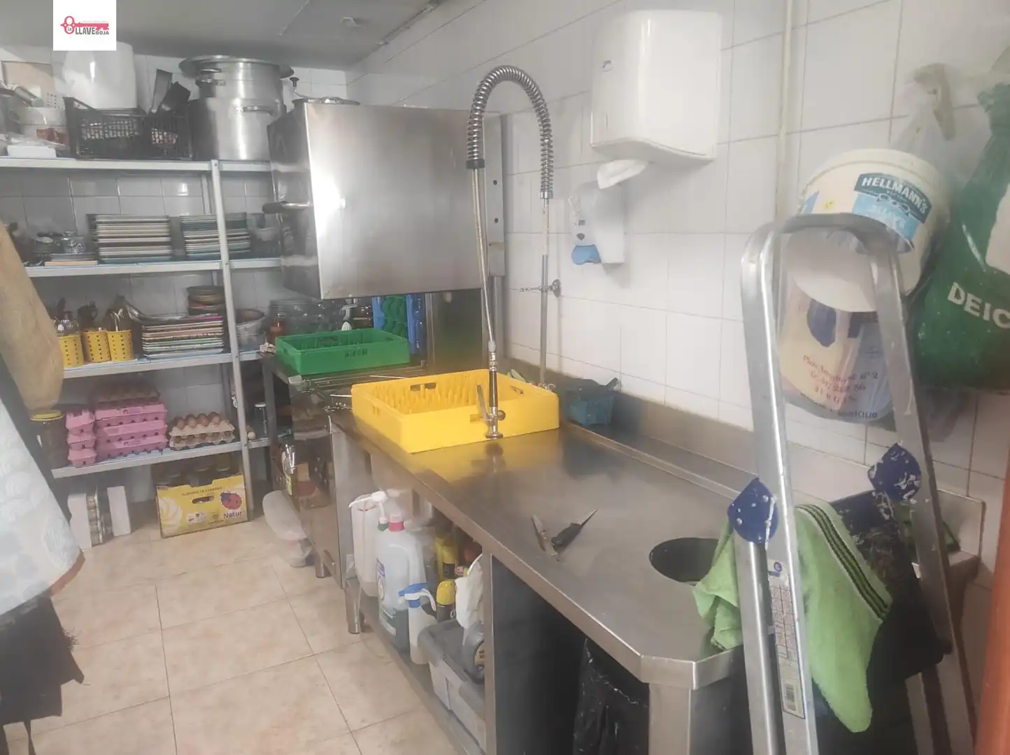 Cuina de Local en venda en Burgos amb Aire condicionat i Moblat