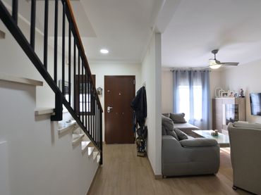Maisonette mit Balkon zum Verkauf in Calle Tomilla