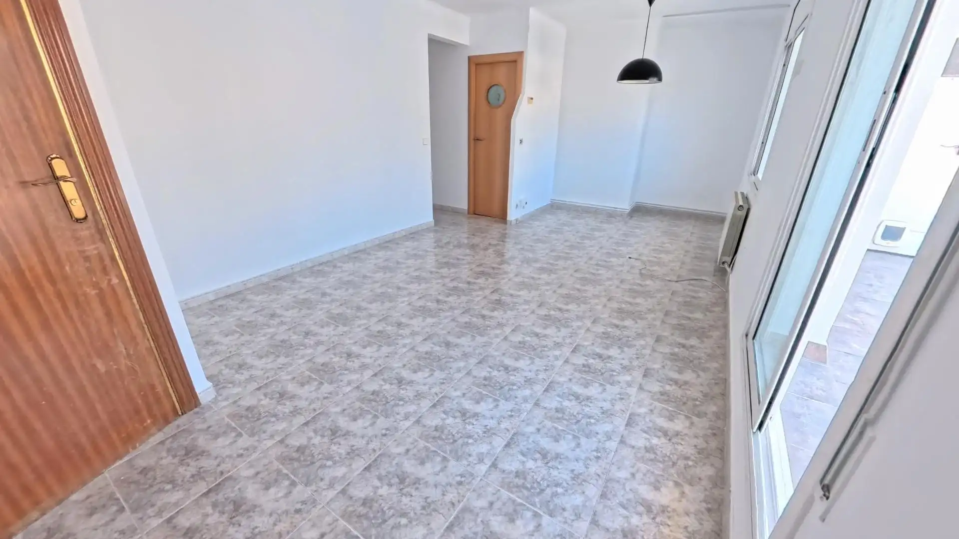 Ático en venta en Barcelona con Calefacción, Terraza y Alarma