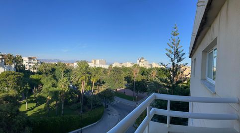 Foto 4 de Piso de alquiler en Playamar - Benyamina, Torremolinos