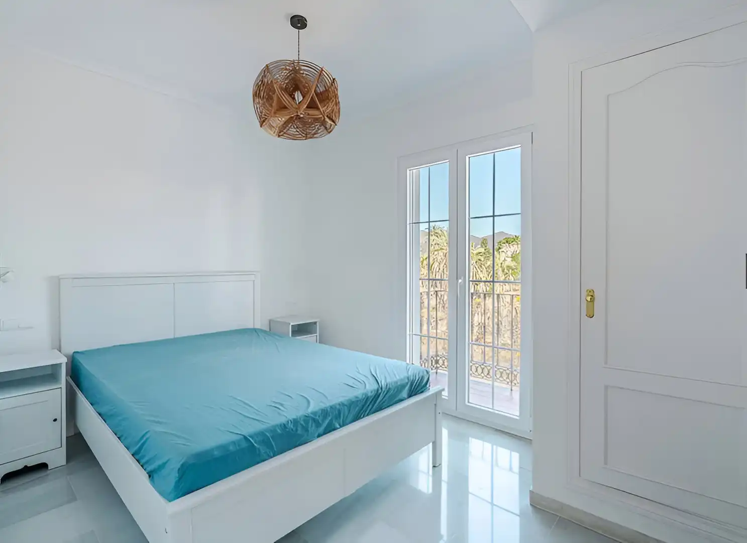 Dormitori de Casa adosada en venda en Estepona amb Aire condicionat, Jardí privat i Terrassa