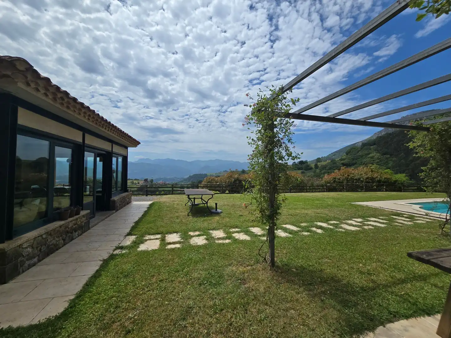 Casa amb piscina en venda a Parres, imagen 8