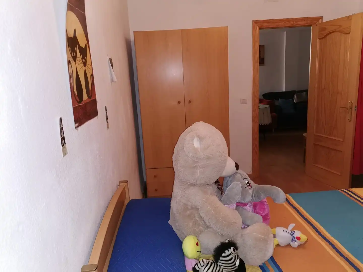 Bedroom of Flat for rent in Granada  with Washing machine