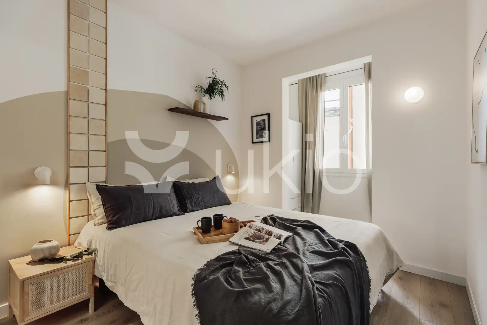 Dormitori de Apartament de lloguer en Barcelona amb Aire condicionat, Calefacció i Moblat
