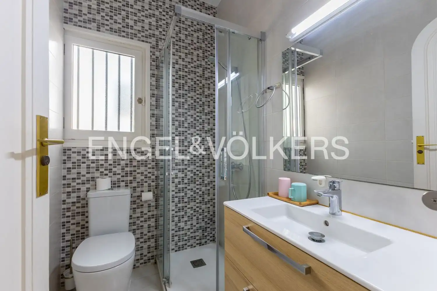 Badezimmer von Wohnung zur Miete in Valencia mit Heizung