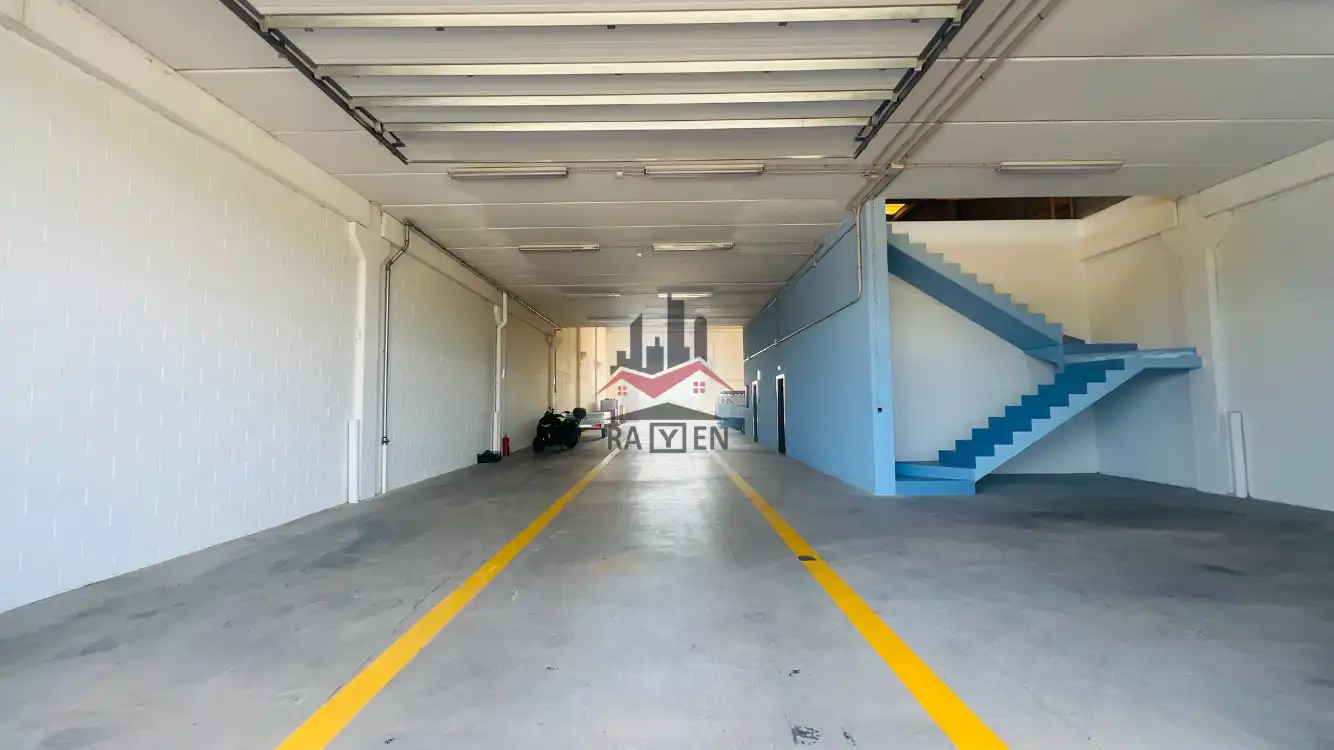 Nau industrial de lloguer a Poligon industrial La Timba, Avinyonet de Puigventós