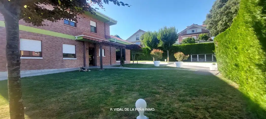 Außenansicht von Haus oder Chalet zum Verkauf in Ribamontán al Mar mit Heizung