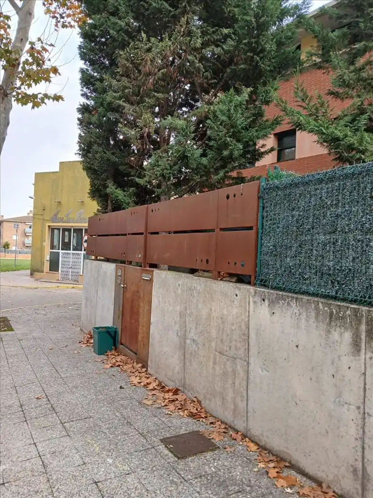 Vista exterior de Casa adosada en venta en Sarrià de Ter