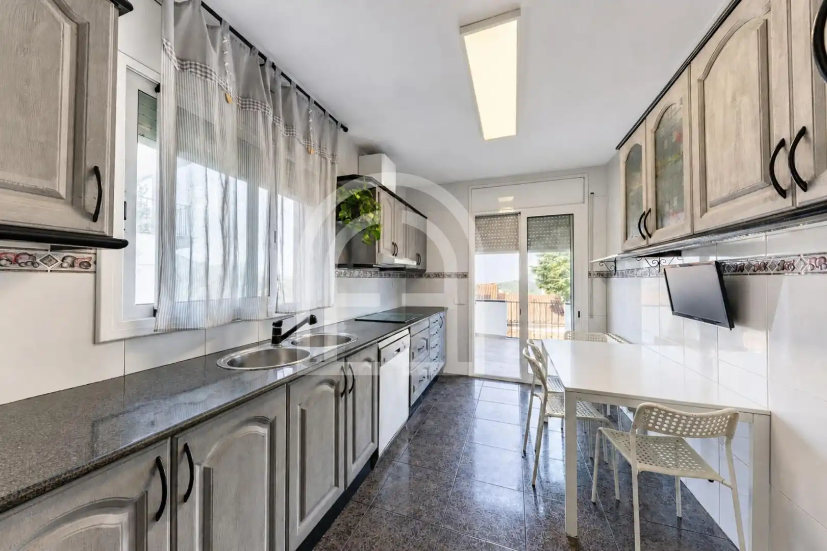 Cocina de Casa o chalet en venta en Sant Fost de Campsentelles con Calefacción, Jardín privado y Terraza