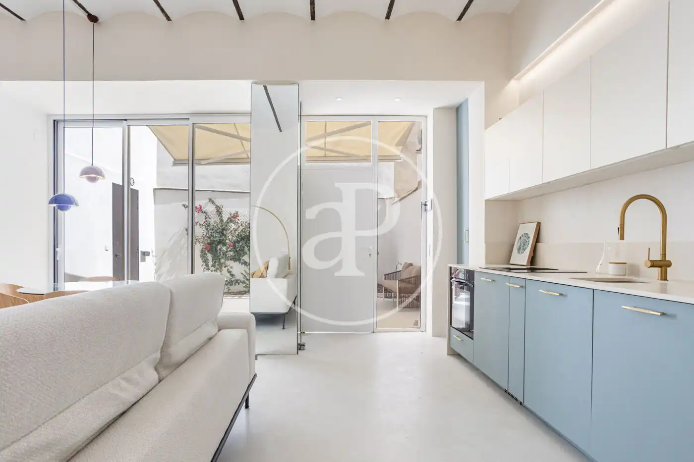Sala d'estar de Pis de lloguer en Valencia amb Aire condicionat, Calefacció i Jardí privat
