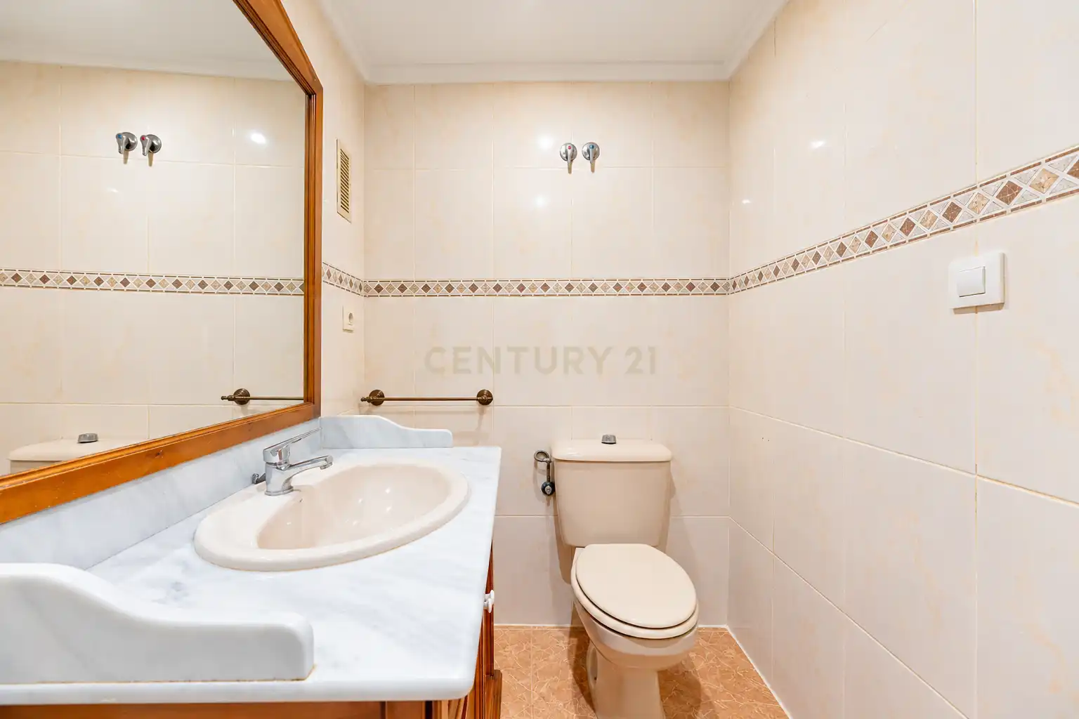 Baño de Apartamento en venta en Camí Reial 