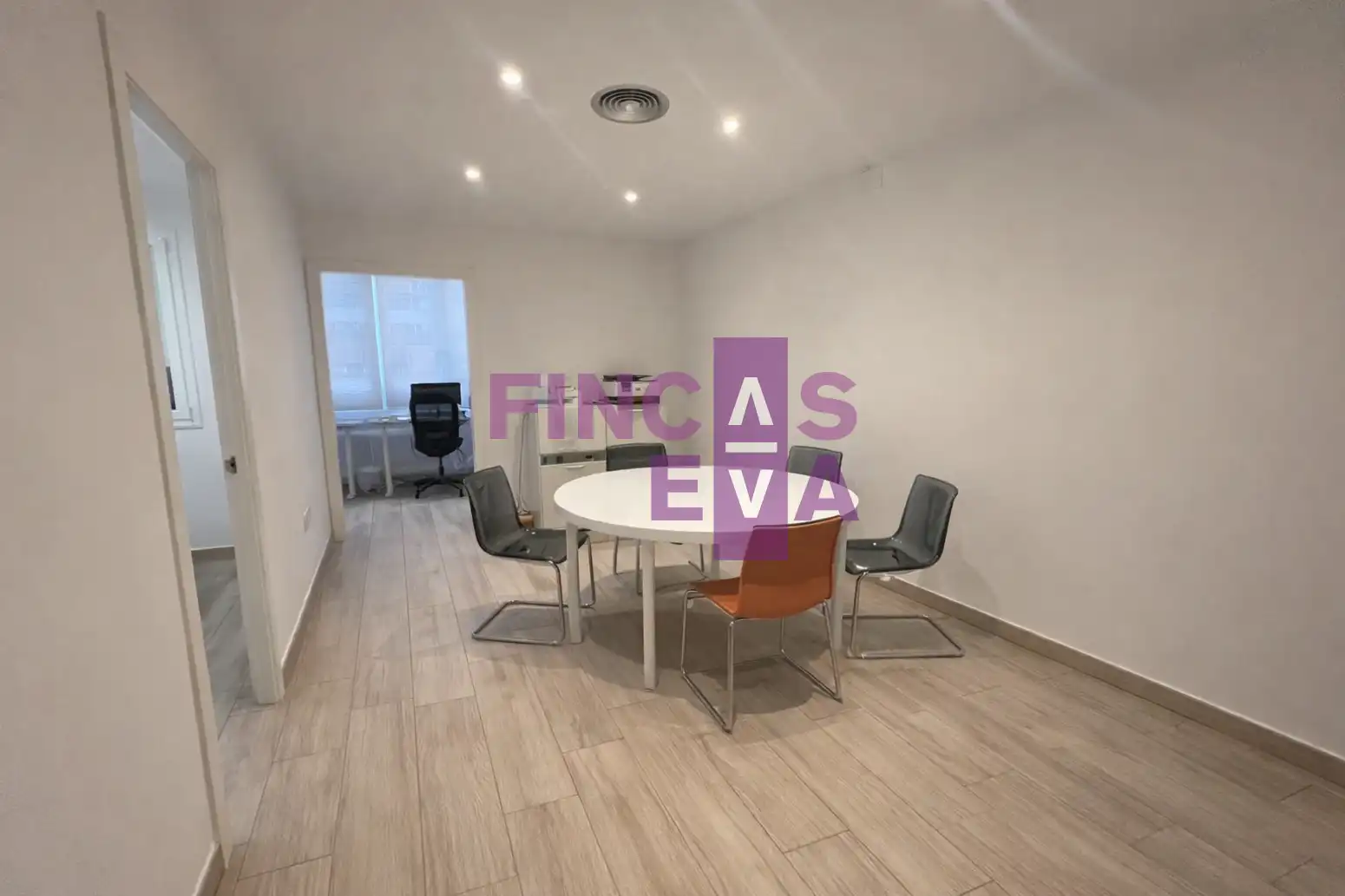 Flat for sale in Barcelona  with Air Conditioner and Heating