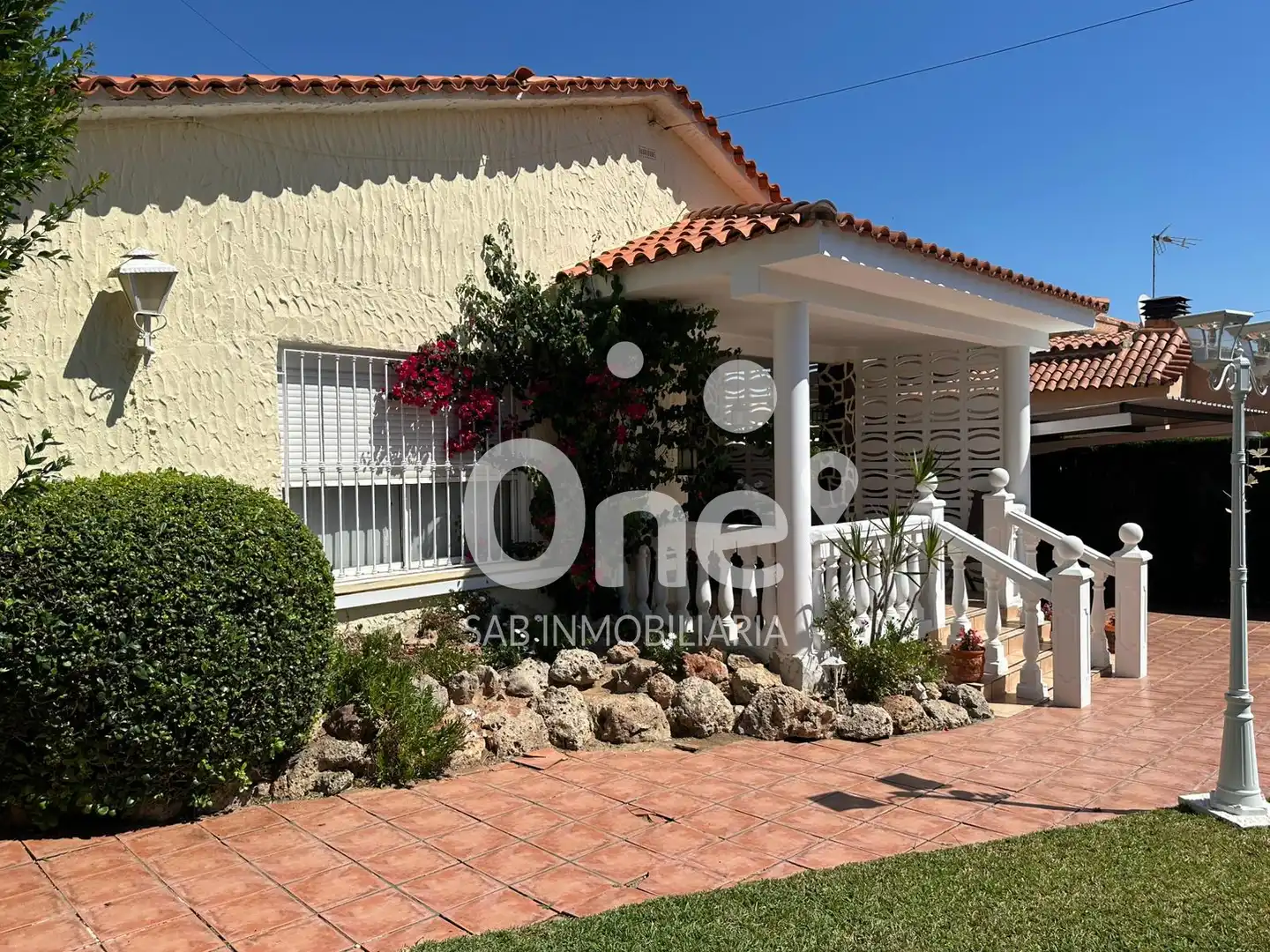 Vista exterior de Casa o chalet en venta en L'Eliana con Aire acondicionado, Calefacción y Jardín privado