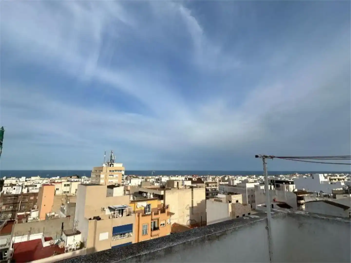 Vista exterior de Àtic en venda en Guardamar del Segura amb Aire condicionat i Balcó