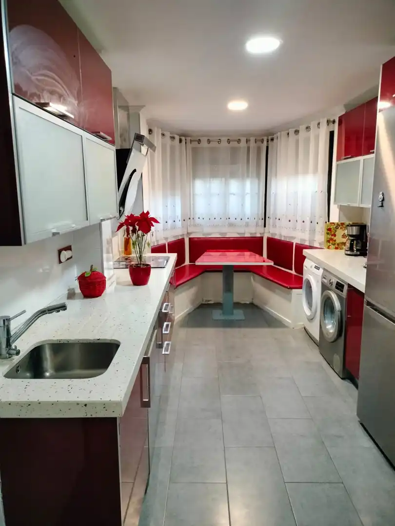 Cuina de Casa o xalet en venda en Alcalá de Guadaira amb Terrassa