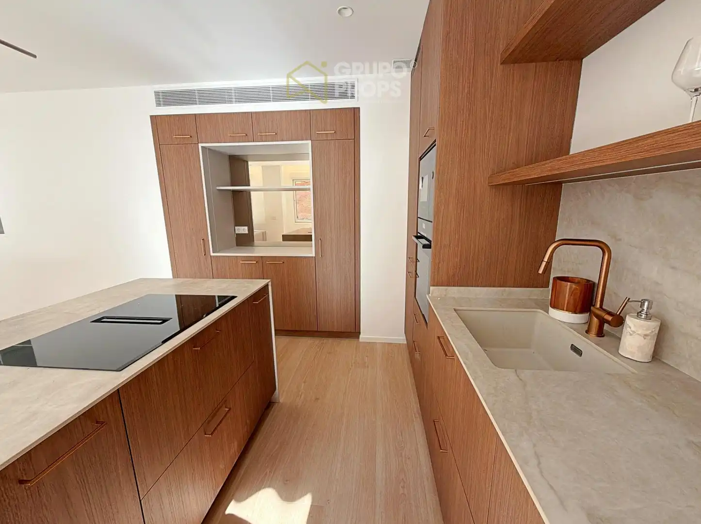 Cocina de Apartamento en venta en Madrid con Calefacción y Amueblado