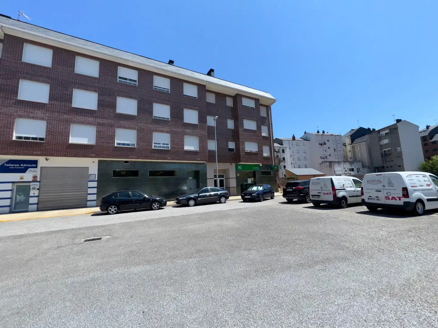 Vista exterior de Apartamento en venta en Ponferrada con Calefacción, Trastero y Amueblado