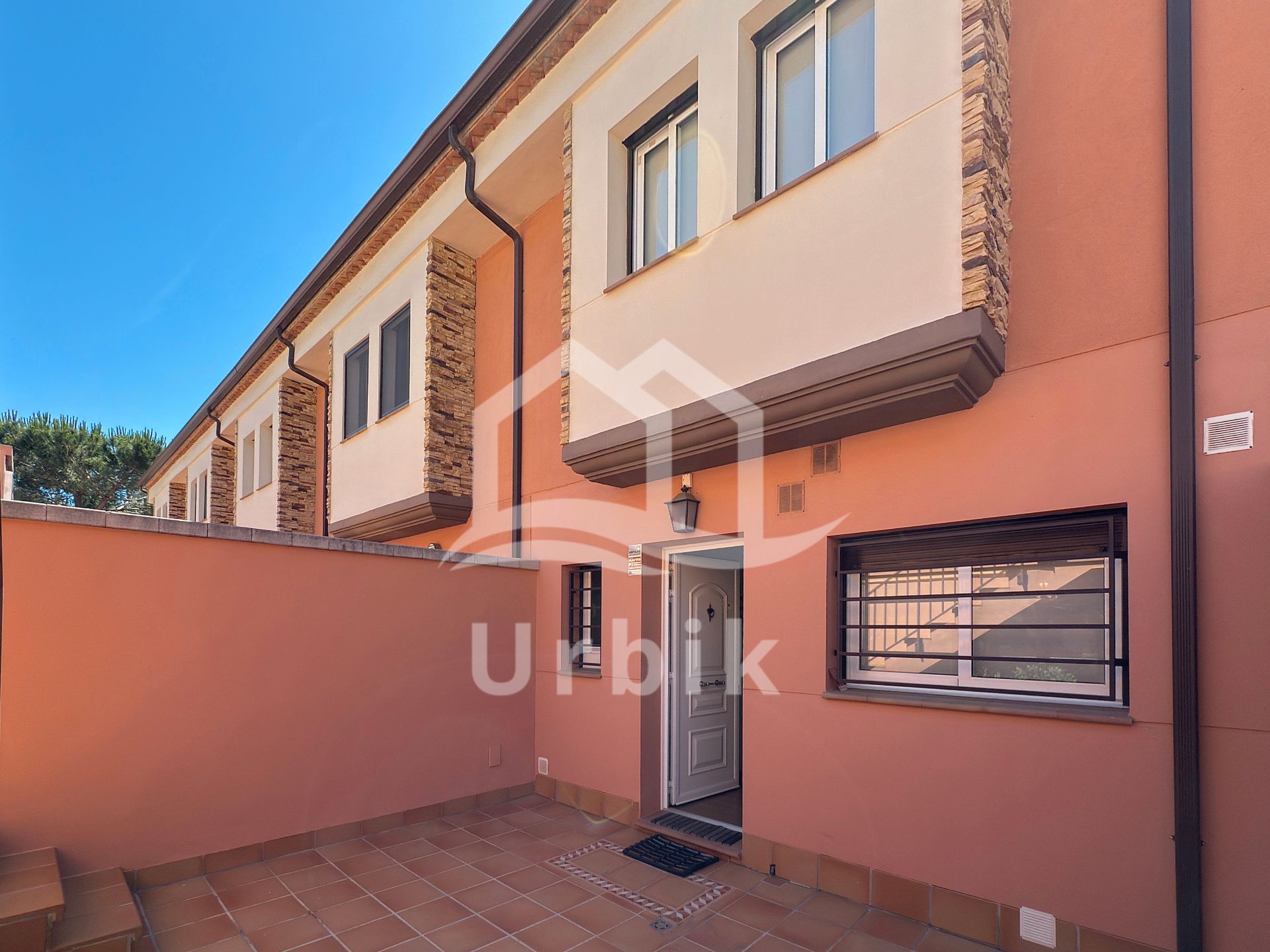 Casa adosada en venda a Sant Pol