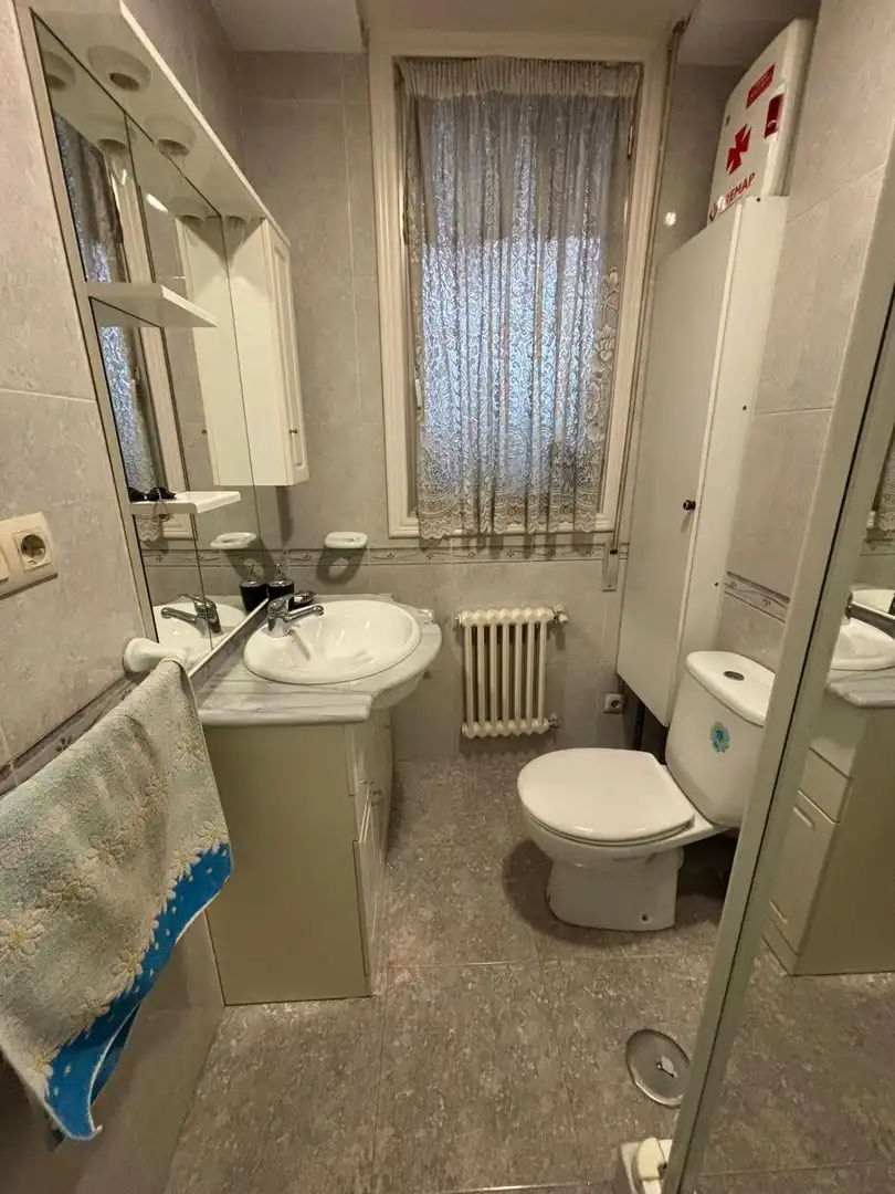 Bathroom of Flat for sale in Ourense Capital   with Heating and Storage room
