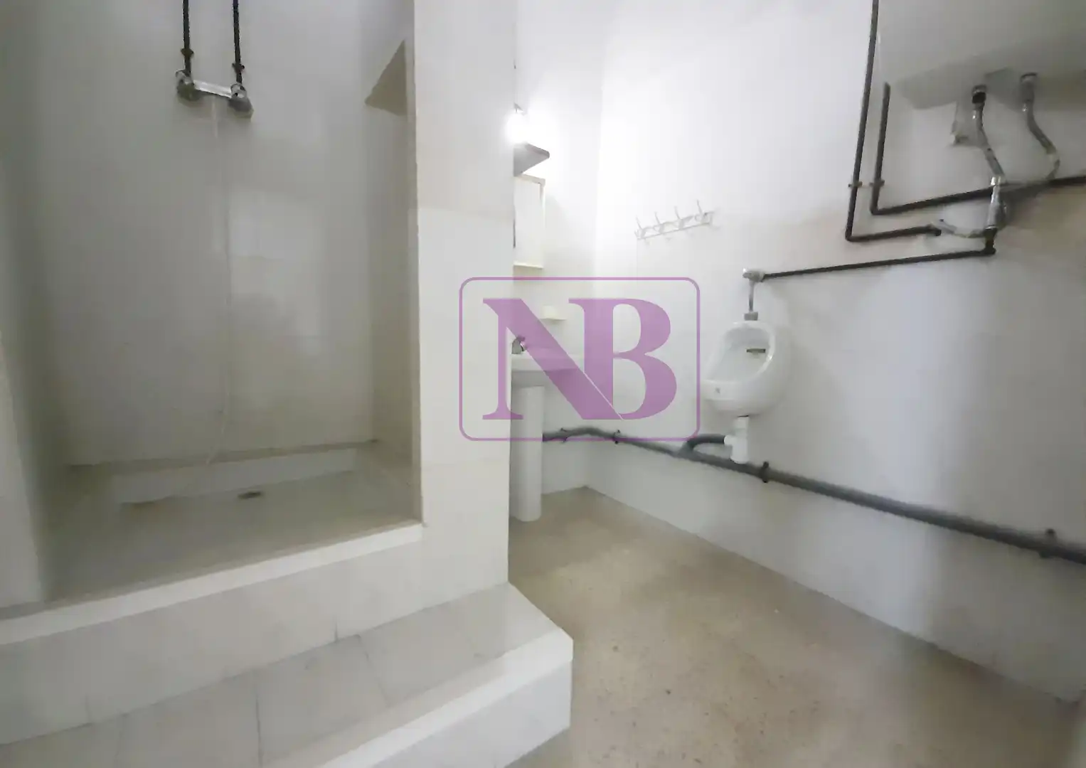 Business premises for sale in Carrer d'Antoni Gaudí, imagen 4