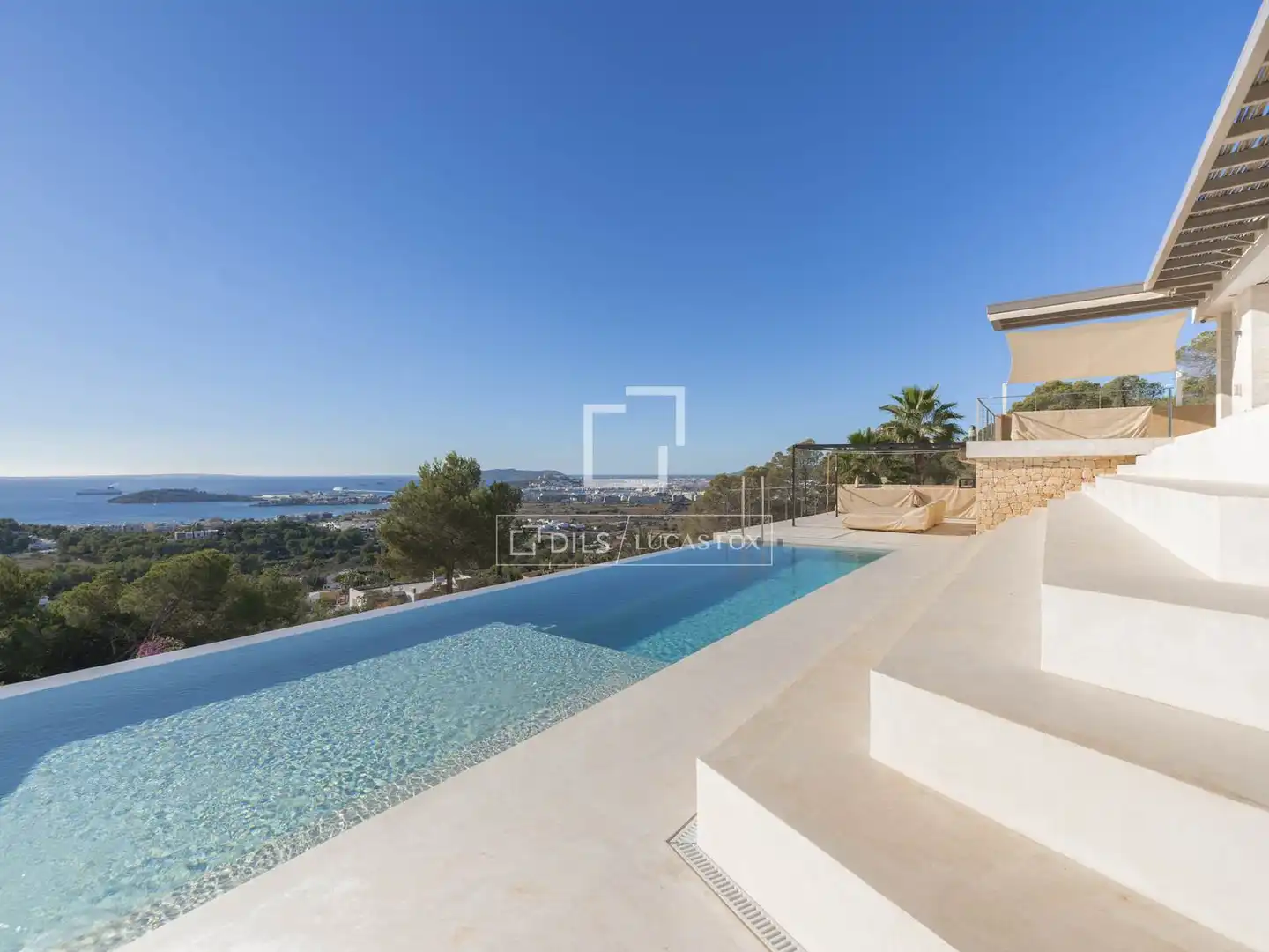 Vista exterior de Casa o chalet en venta en Santa Eulària des Riu con Aire acondicionado, Jardín privado y Terraza