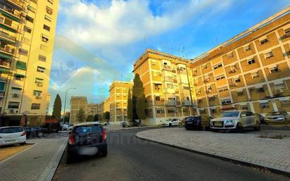 Exterior view of Flat for sale in  Sevilla Capital  with Air Conditioner