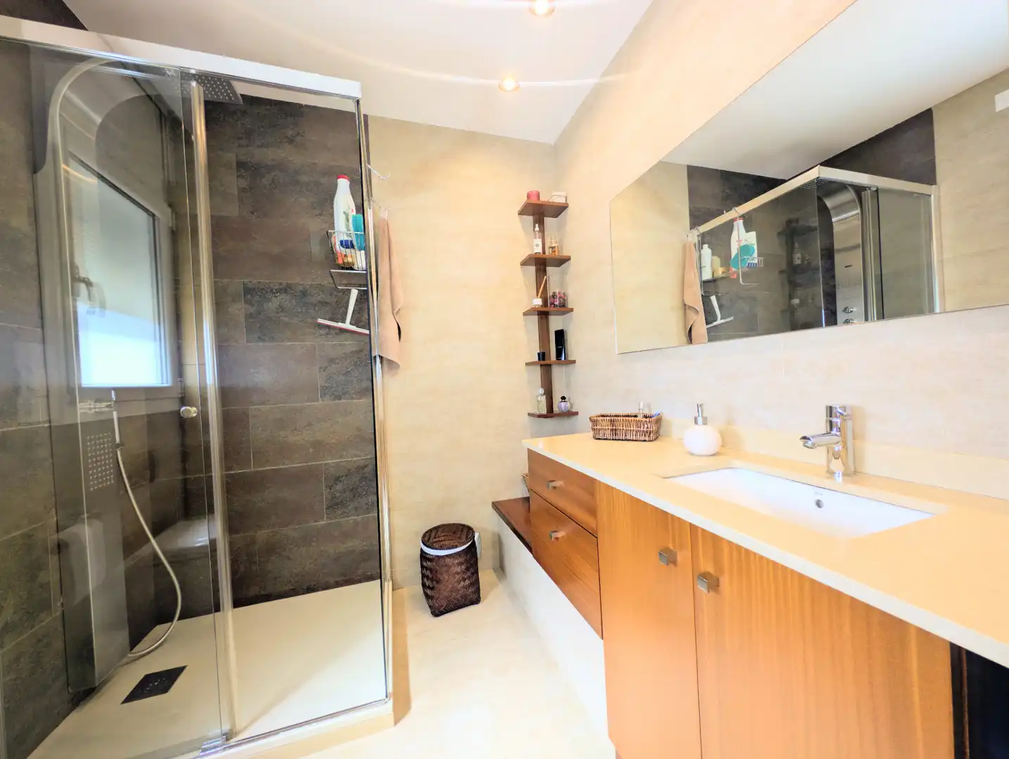 Baño de Casa o chalet en venta en Viladecavalls con Aire acondicionado, Calefacción y Jardín privado