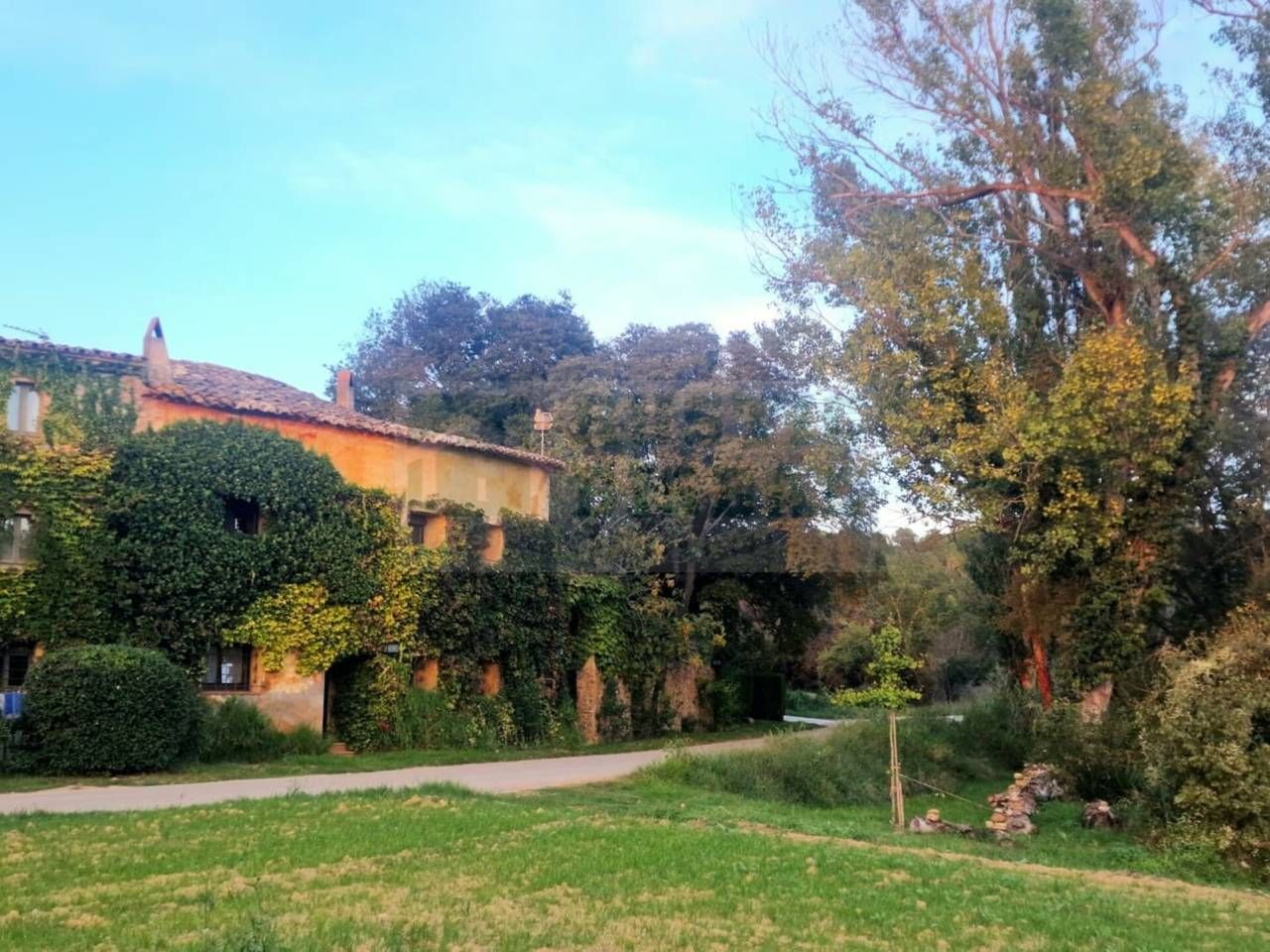 Jardí de Finca rústica en venda en Viladasens amb Aire condicionat, Calefacció i Jardí privat