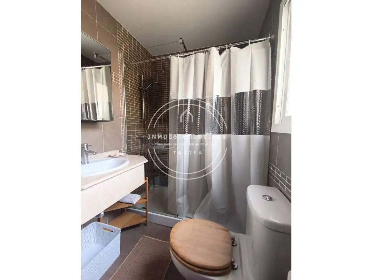 Bathroom of Flat for rent in Facinas