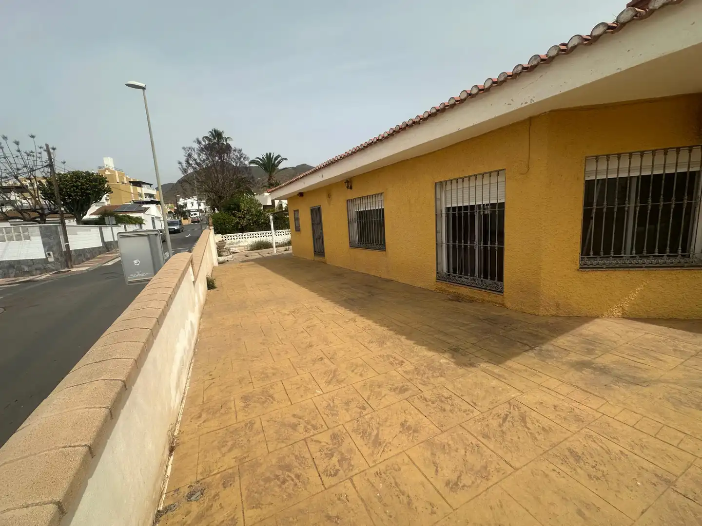 Exterior view of Houses for sale in Roquetas de Mar