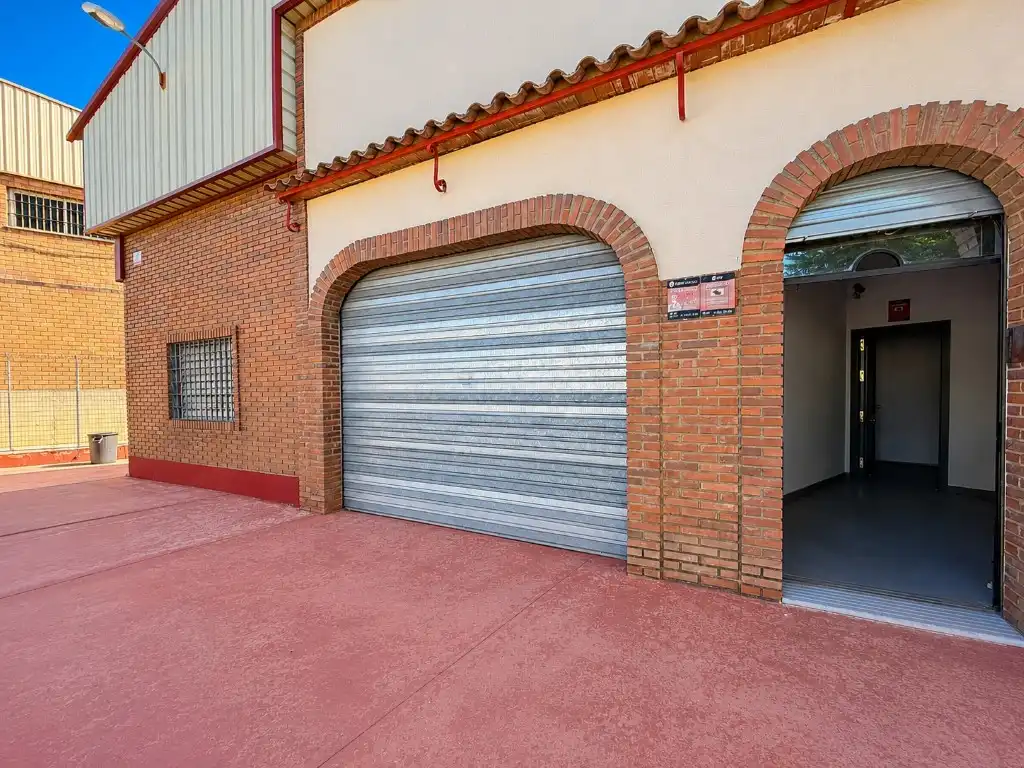 Parking de Nave industrial de alquiler en Córdoba