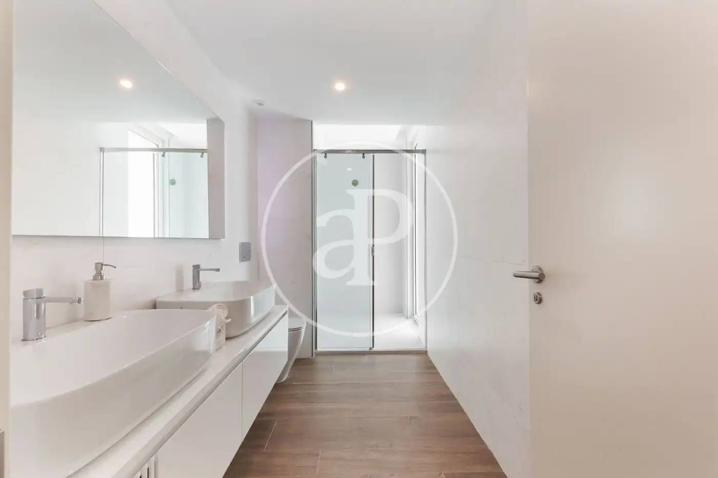 Baño de Piso en venta en Canals con Aire acondicionado, Calefacción y Jardín privado