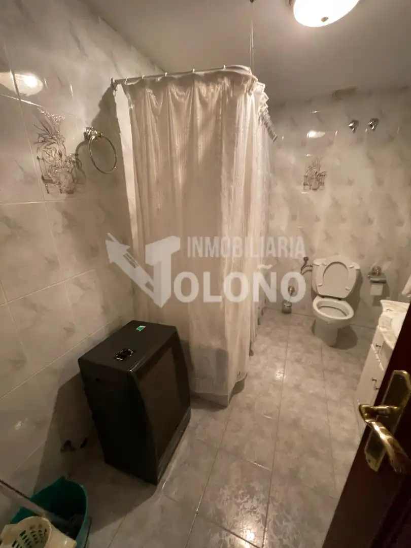 Bany de Casa o xalet en venda en San Asensio amb Jardí privat, Terrassa i Traster