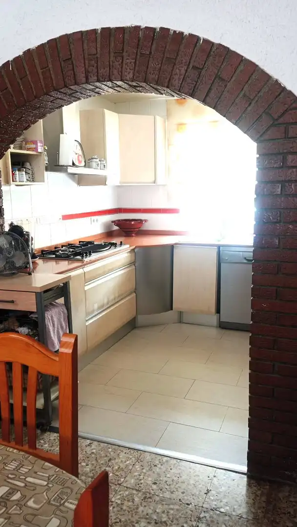 Cuina de Casa o xalet en venda en Alicante / Alacant amb Jardí privat, Terrassa i Traster