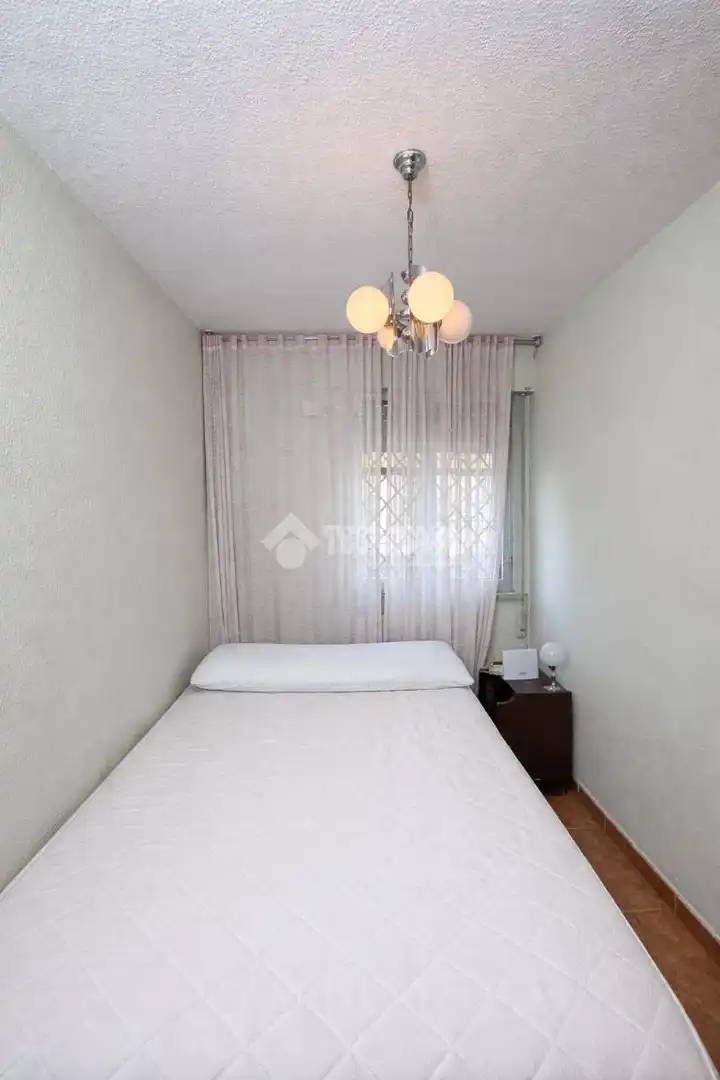 Habitación de Piso en venta en Madrid con Calefacción