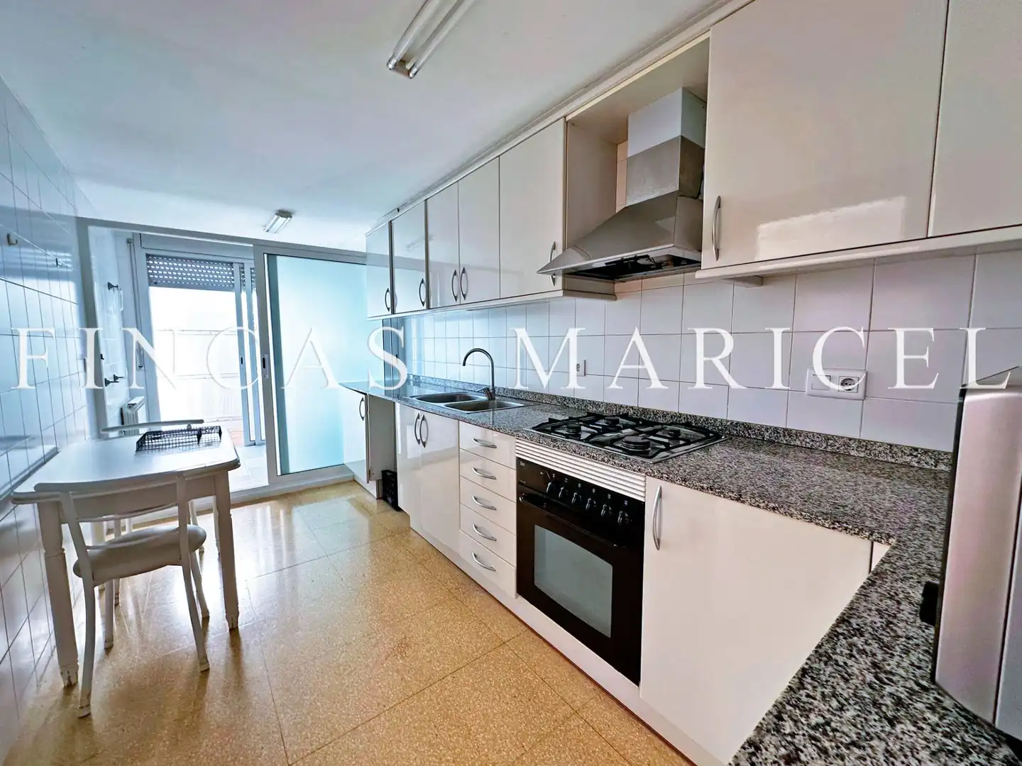 Küche von Wohnung zum Verkauf in Sitges mit Heizung und Terrasse