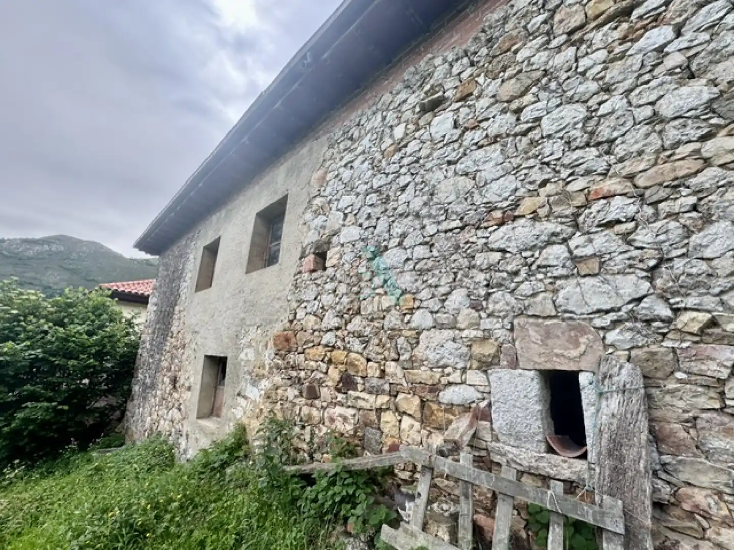 Vista exterior de Casa o chalet en venta en Yernes y Tameza