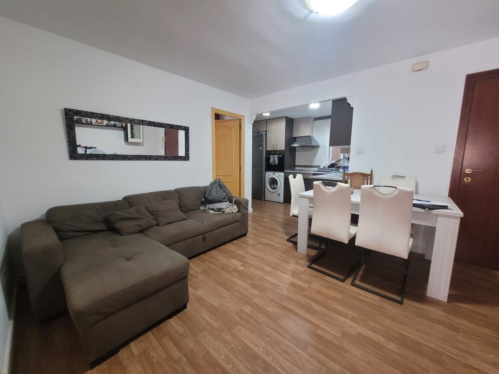 Sala d'estar de Pis en venda en Sant Boi de Llobregat amb Aire condicionat, Calefacció i Parquet