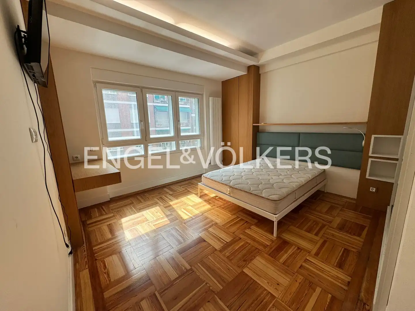 Vista exterior de Piso en venta en Madrid con Aire acondicionado, Calefacción y Parquet