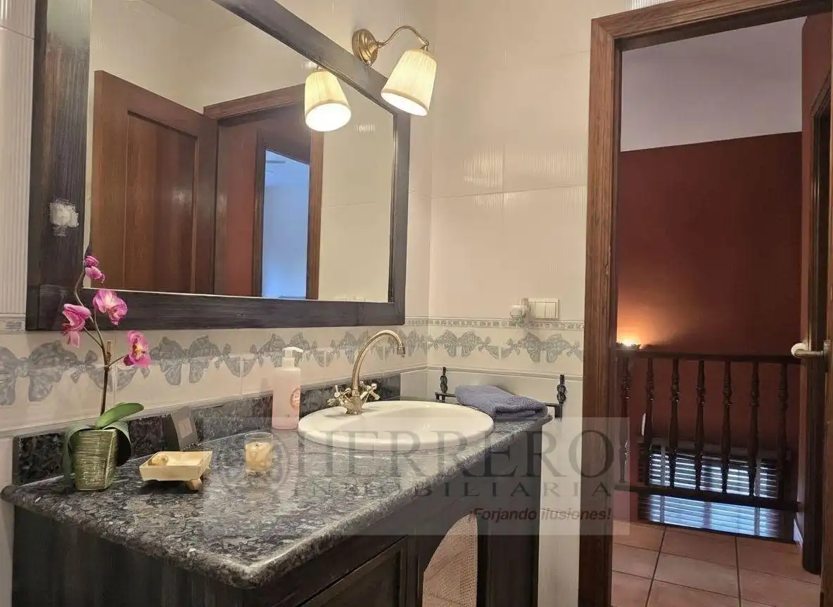Baño de Casa adosada en venta en Gandia con Aire acondicionado, Calefacción y Jardín privado