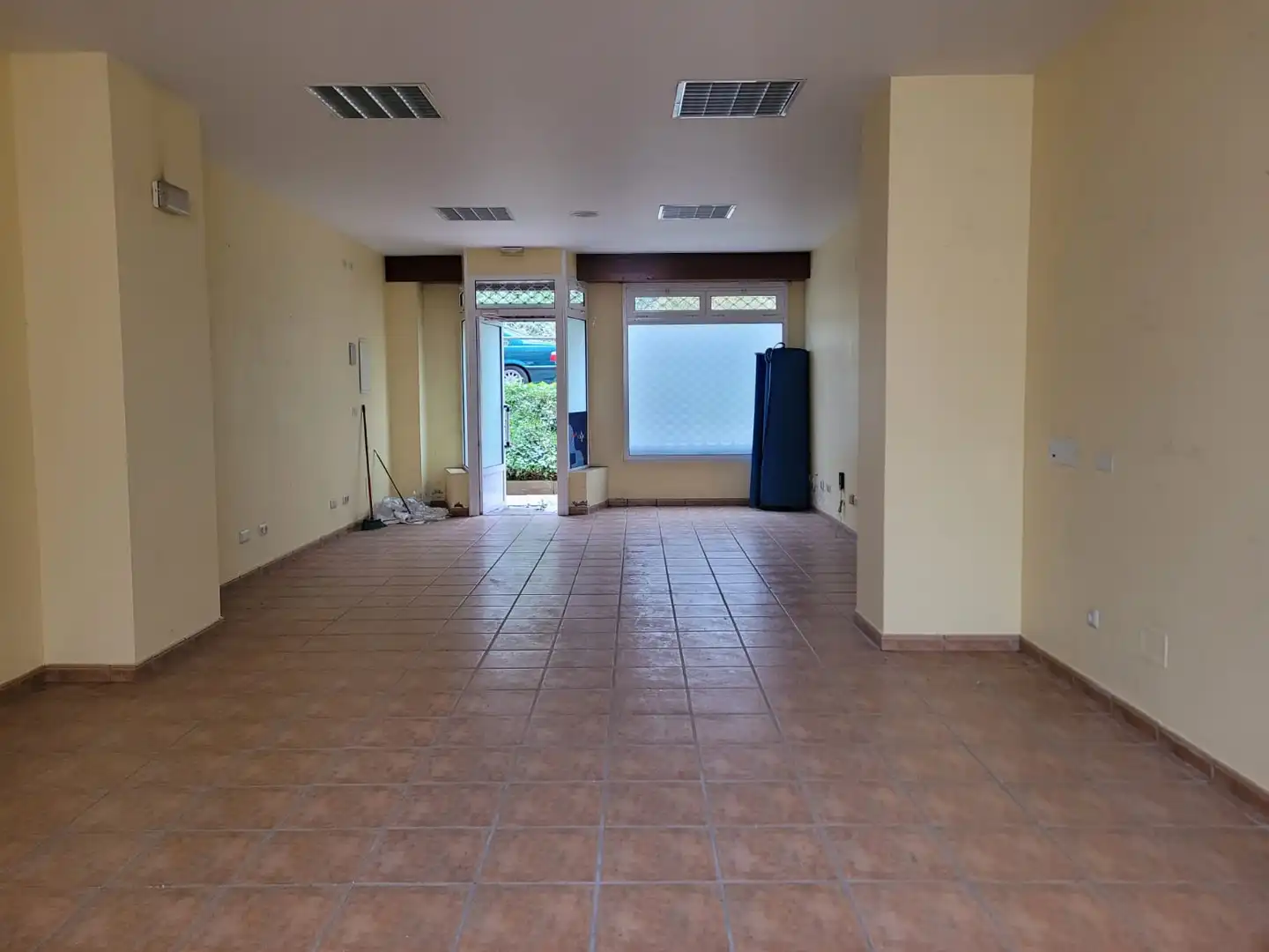 Local comercial en alquiler en Concheiros - Fontiñas, imagen 2