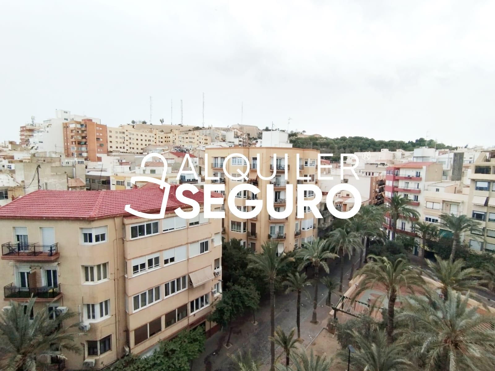 Vista exterior de Piso de alquiler en Alicante / Alacant con Terraza