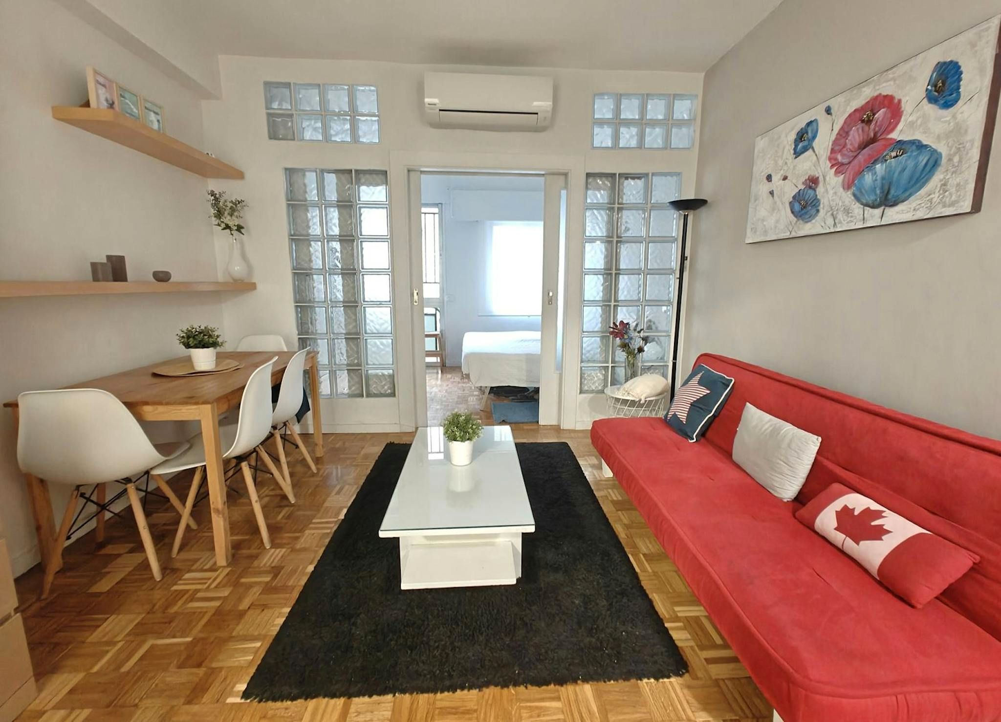 Living room of Flat to rent in  Madrid Capital  with Air Conditioner, Heating and Furnished