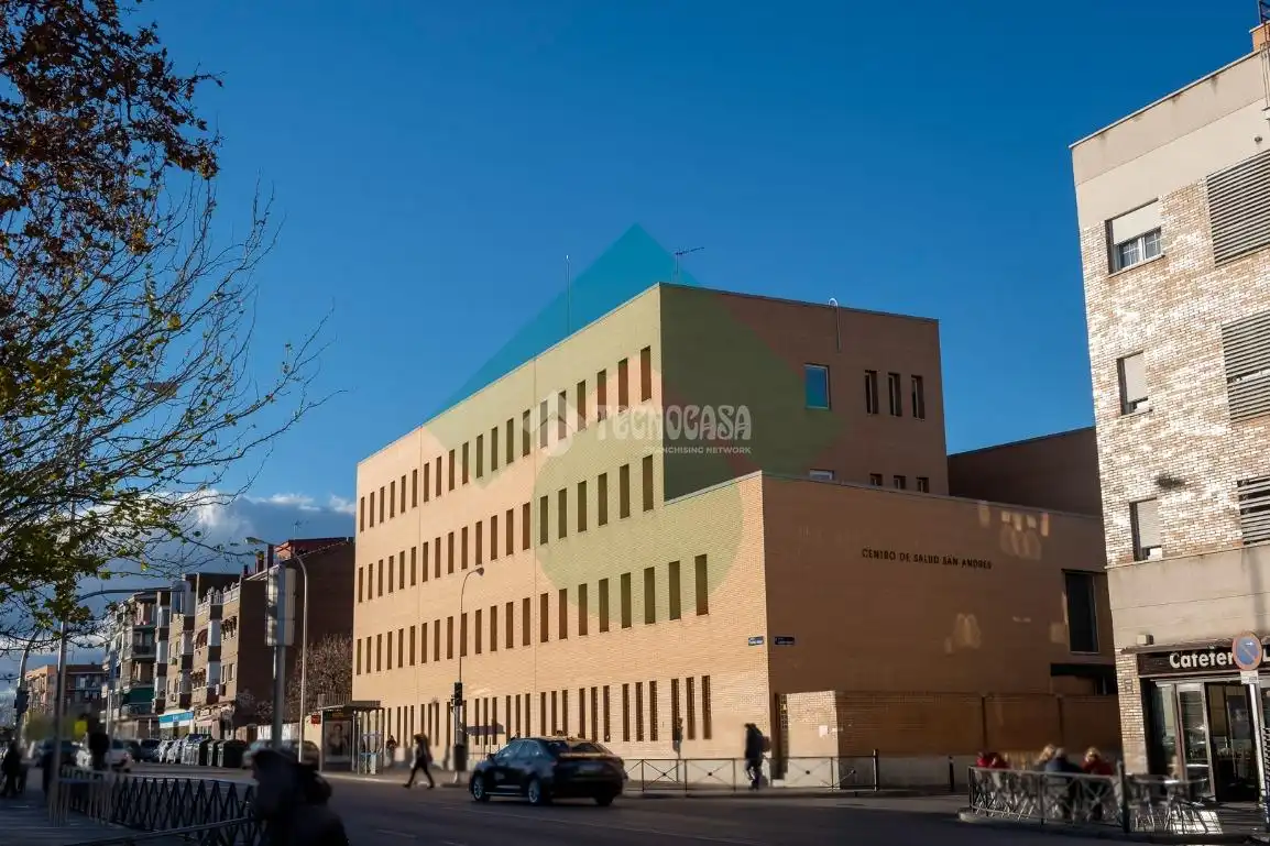 Vista exterior de Pis en venda en Madrid