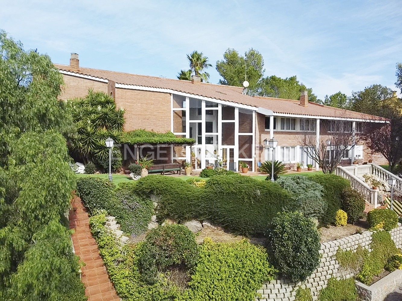 Vista exterior de Casa o xalet en venda en Vallirana amb Aire condicionat, Calefacció i Jardí privat