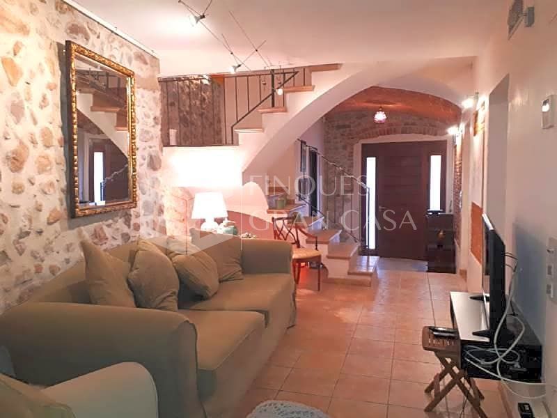 Sala de estar de Casa adosada en venta en Caldes de Montbui con Aire acondicionado, Parquet y Trastero