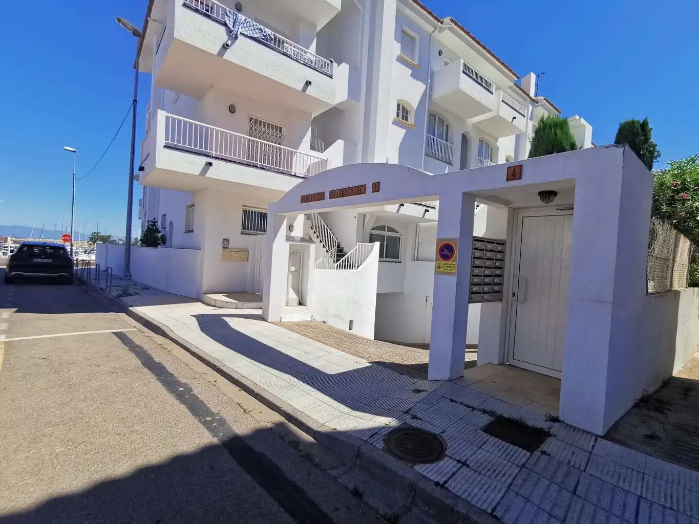 Exterior view of Flat for sale in L'Escala  with Terrace, Furnished and Oven