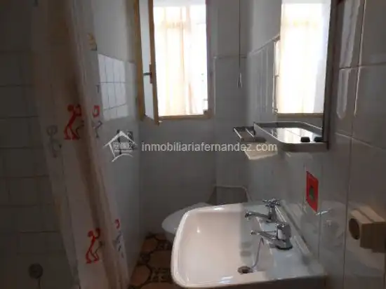 Bathroom of Flat for rent in Cáceres  with Heating, Terrace and Furnished
