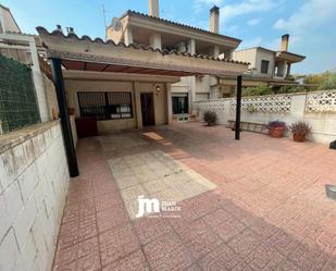 Exterior view of Single-family semi-detached for sale in Cieza  with Terrace, Storage room and Community pool