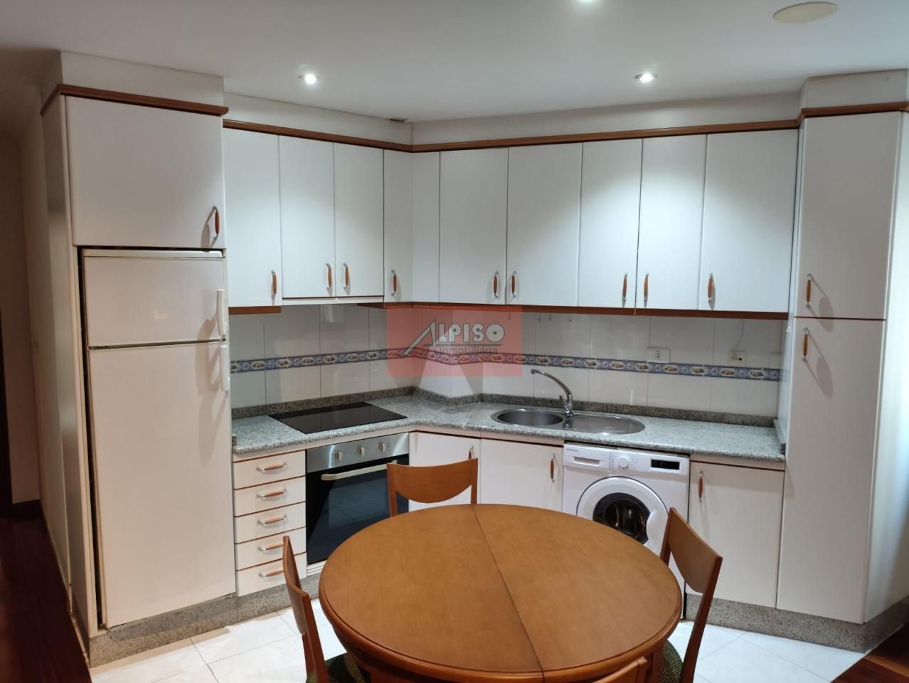 Kitchen of Study for sale in Ourense Capital   with Heating, Parquet flooring and Storage room